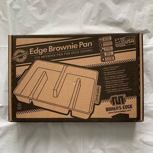 Baker's Edge Nonstick Edge Brownie Pan
